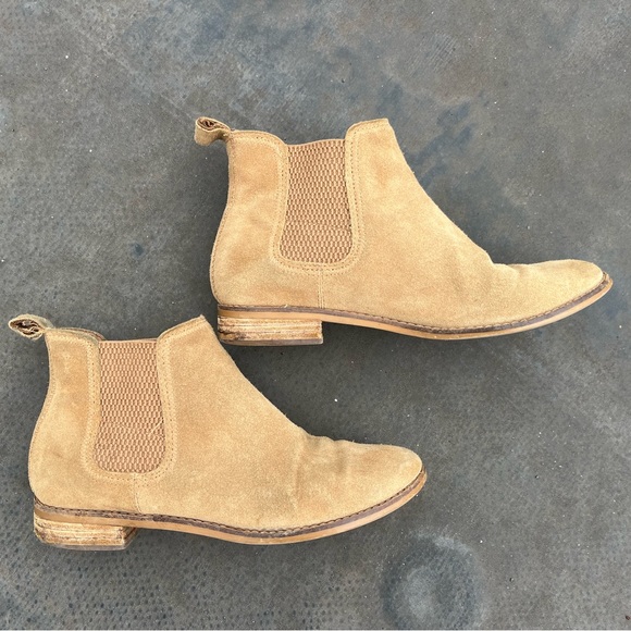 Toms Ella Toffee Suede Booties | size 8 - Picture 4 of 9